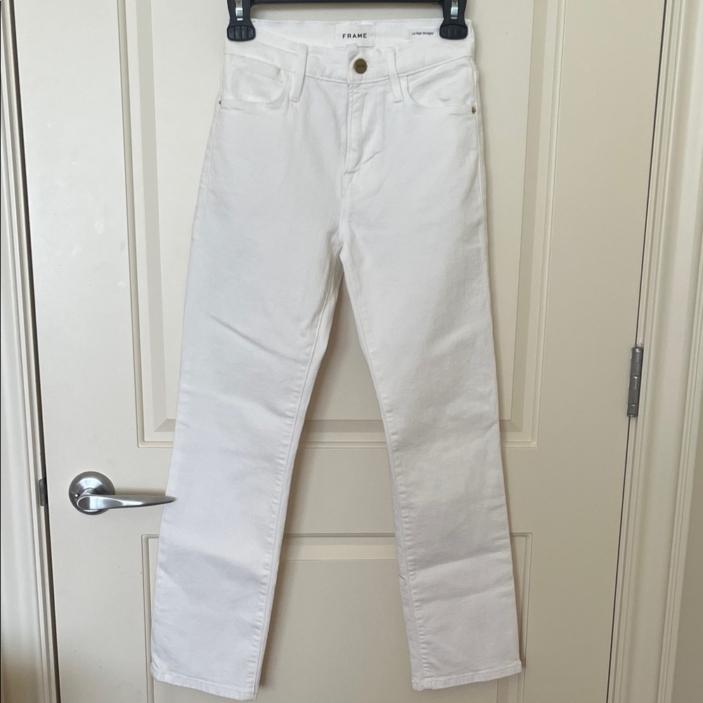 FRAME DENIM. White “le high straight” jeans. Size 24. Never worn